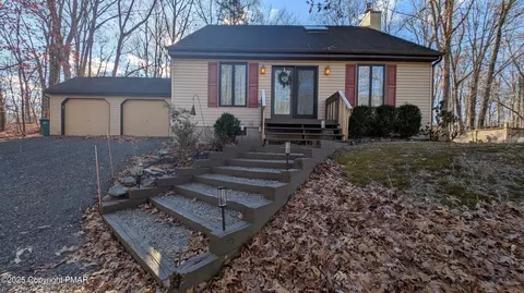 6 Sleepy Hollow Ln, East Stroudsburg, PA 18302