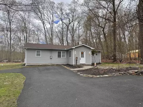 346 Timber Hill Rd, Henryville, PA 18332