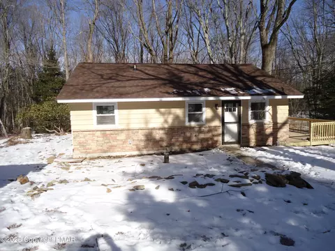 288 Stillwater Dr, Pocono Summit, PA 18346