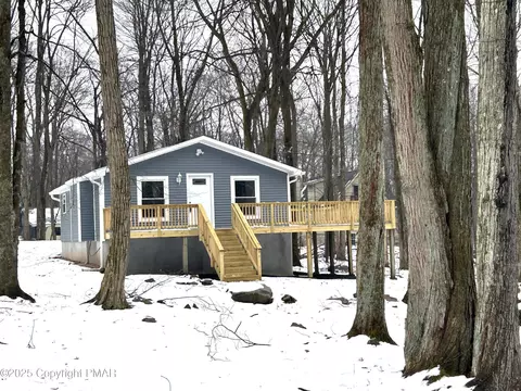 124 Tommys Ln, Pocono Lake, PA 18347