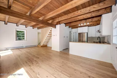 2138 Vista Cir, East Stroudsburg, PA 18302