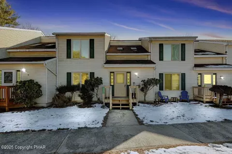 207 Maple Ln, East Stroudsburg, PA 18302