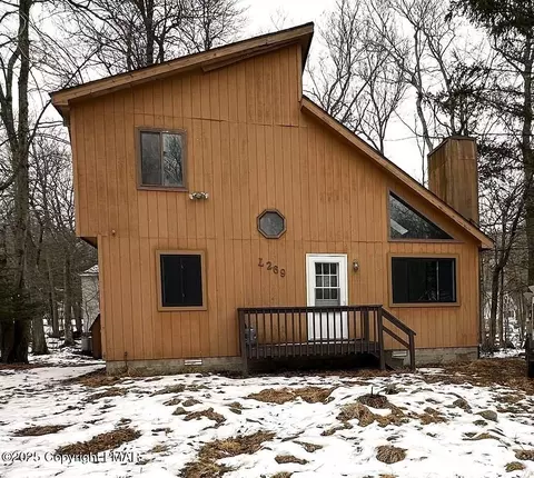 2755 Cleremont Dr, Tobyhanna, PA 18466