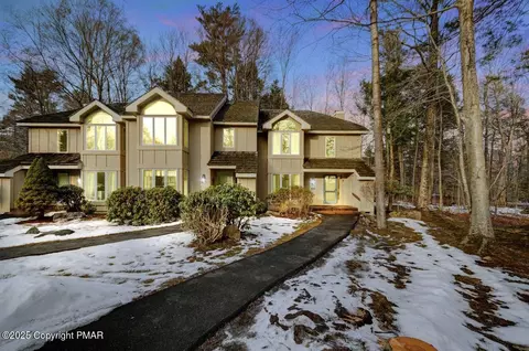 335 Chickagami Ln, Pocono Pines, PA 18350