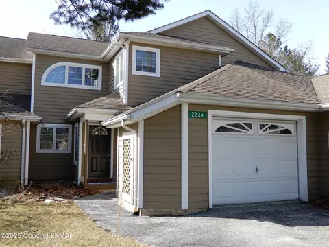 2234 Meadowsage Ct, East Stroudsburg, PA 18301