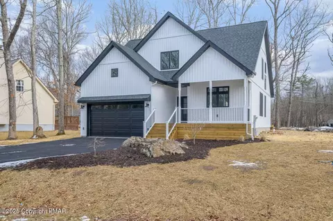 4279 Woodacres Dr, East Stroudsburg, PA 18301
