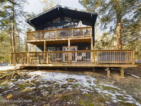 1174 Kilmer Rd, Tobyhanna, PA 18466