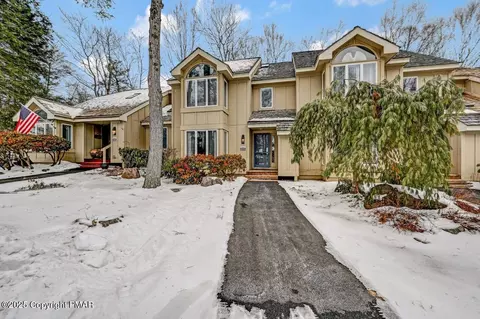 846 Crest Pines Ln, Pocono Pines, PA 18350