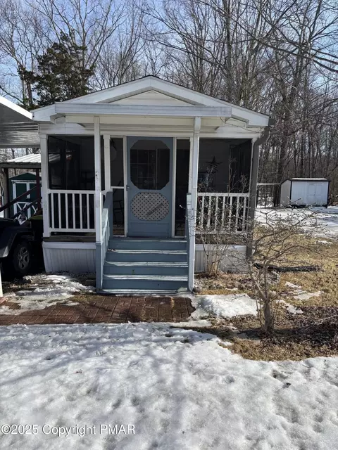 331 Upper Pmhe South Dr, East Stroudsburg, PA 18302