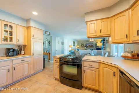 346 E Center St, Wind Gap, PA 18091 photo 20