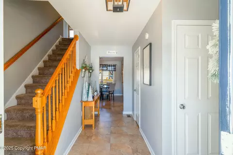 346 E Center St, Wind Gap, PA 18091 photo 9