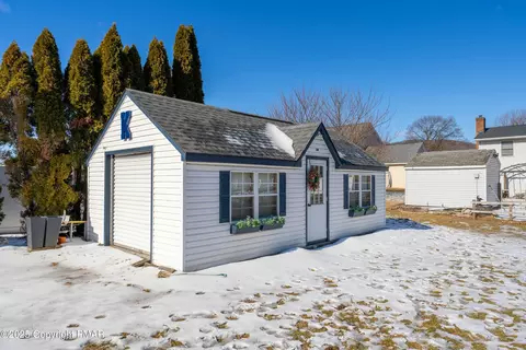 346 E Center St, Wind Gap, PA 18091 photo 50