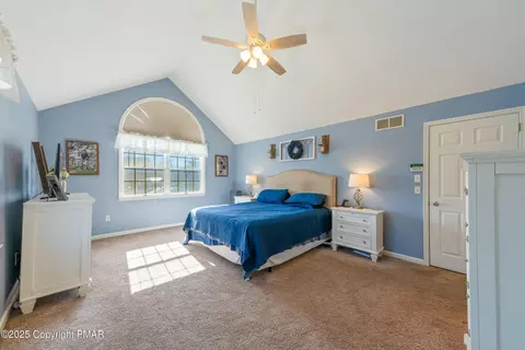 346 E Center St, Wind Gap, PA 18091 photo 28