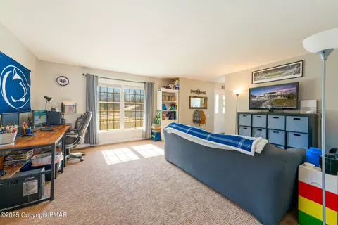 346 E Center St, Wind Gap, PA 18091 photo 11