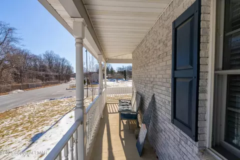 346 E Center St, Wind Gap, PA 18091 photo 8