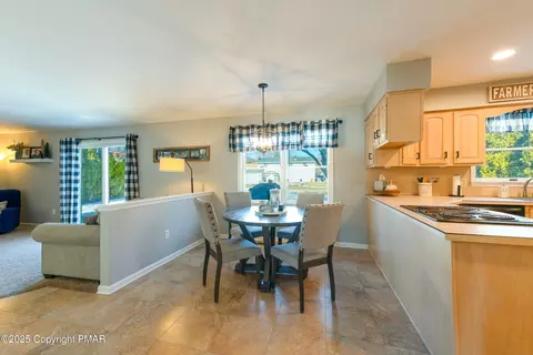 346 E Center St, Wind Gap, PA 18091 photo 21