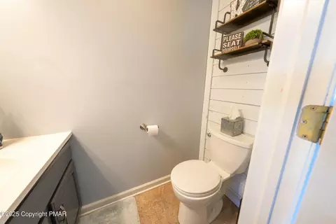346 E Center St, Wind Gap, PA 18091 photo 26