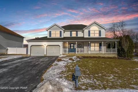 346 E Center St, Wind Gap, PA 18091