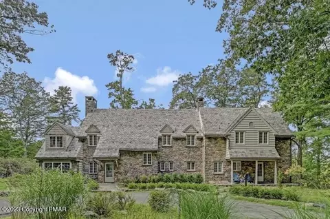 724 728 Rolloff Rd, Buck Hill Falls, PA 18323