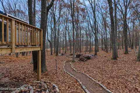 226 Robin Ct, Bushkill, PA 18324 photo 31