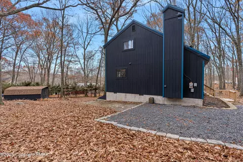 226 Robin Ct, Bushkill, PA 18324 photo 28