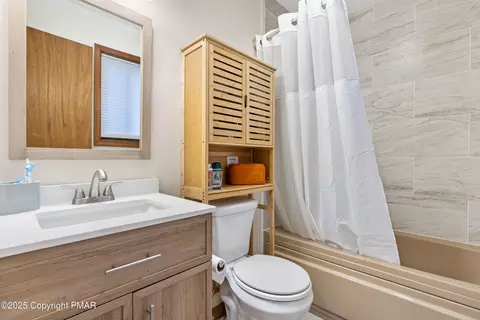 226 Robin Ct, Bushkill, PA 18324 photo 19