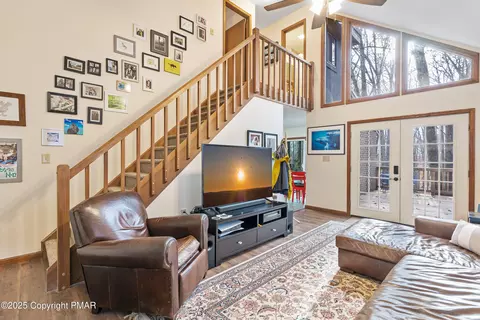 226 Robin Ct, Bushkill, PA 18324 photo 14
