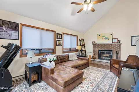 226 Robin Ct, Bushkill, PA 18324 photo 11