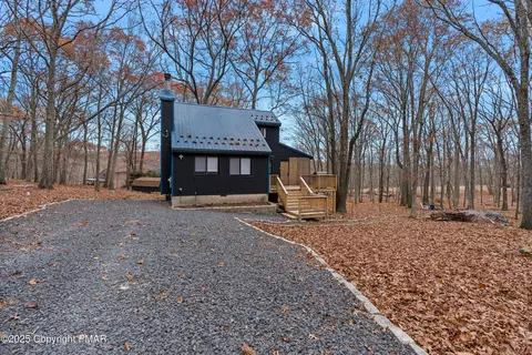 226 Robin Ct, Bushkill, PA 18324 photo 27