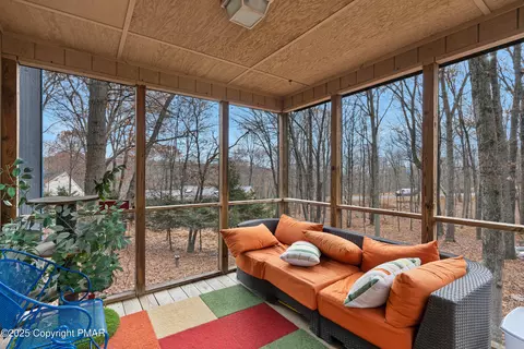 226 Robin Ct, Bushkill, PA 18324 photo 25