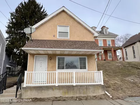 717 Front St, Catasauqua, PA 18032