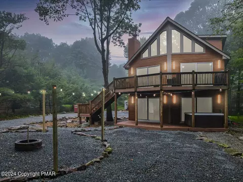 66 Chestnut Rd, Lake Harmony, PA 18624