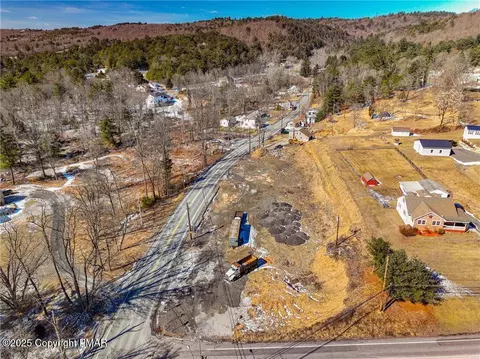 10 Hahns Dairy Rd, Palmerton, PA 18071