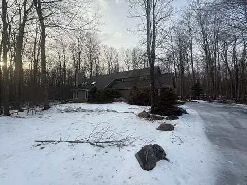 417 Black Bass Run, Tobyhanna, PA 18466