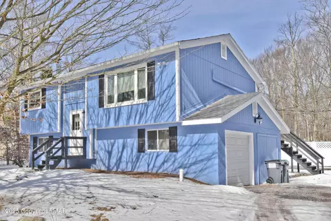 5005 Holiday Dr, Pocono Summit, PA 18346