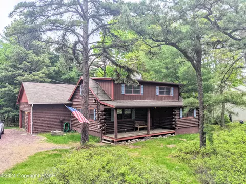 58 Hickory Rd, Lake Harmony, PA 18624