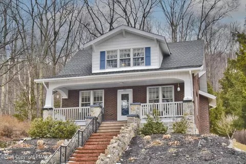 803 W Applegate Ave, Pen Argyl, PA 18072