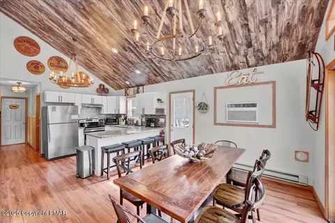 194 Chapman Cir, Albrightsville, PA 18210