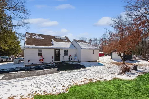 205 Shawnee Dr, East Stroudsburg, PA 18302