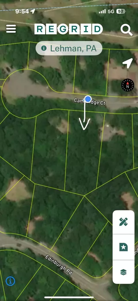 1342 Cambridge Ct, Bushkill, PA 18324