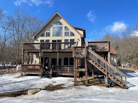 181 Bishop Cir, Albrightsville, PA 18210