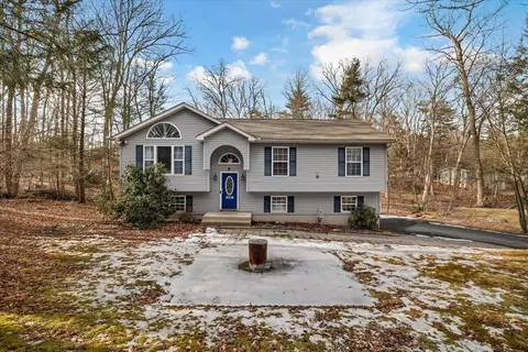 2713 Pocono Cir, Bartonsville, PA 18321