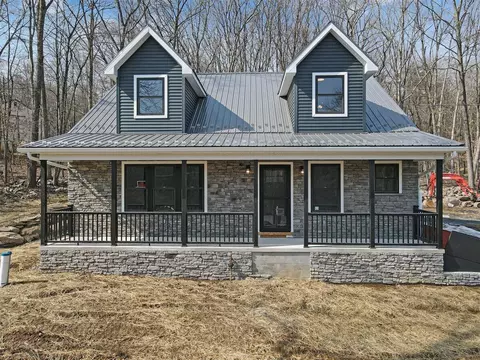 205 Fieldstone Ln, East Stroudsburg, PA 18301