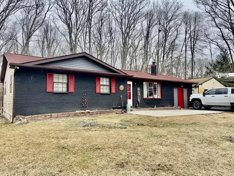 218 Whispering Hills Dr, East Stroudsburg, PA 18301