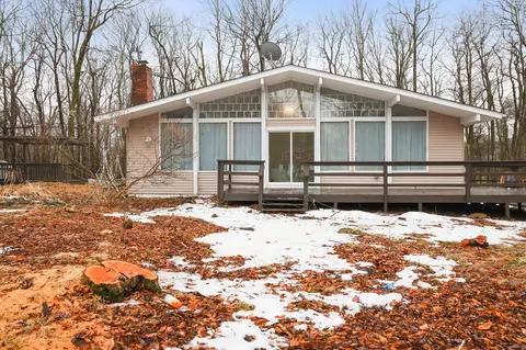 102 Orchard Ln, Coolbaugh Township, PA 18466