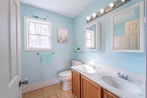 Bath - 173 Murphy Cir, Bushkill, PA 18324 photo 5 of 6