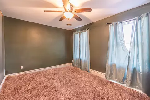 Bedroom - 173 Murphy Cir, Bushkill, PA 18324 photo 3 of 3