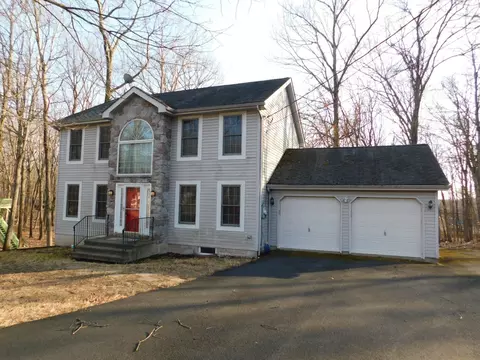 321 Robinwood Ter, East Stroudsburg, PA 18301