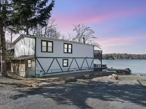 85 Wood St, Lake Harmony, PA 18624
