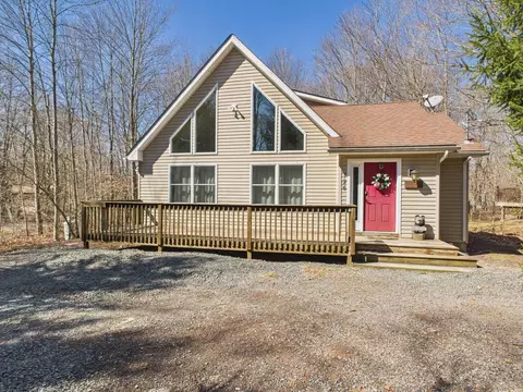 126 Moccasin Trl, Pocono Lake, PA 18347